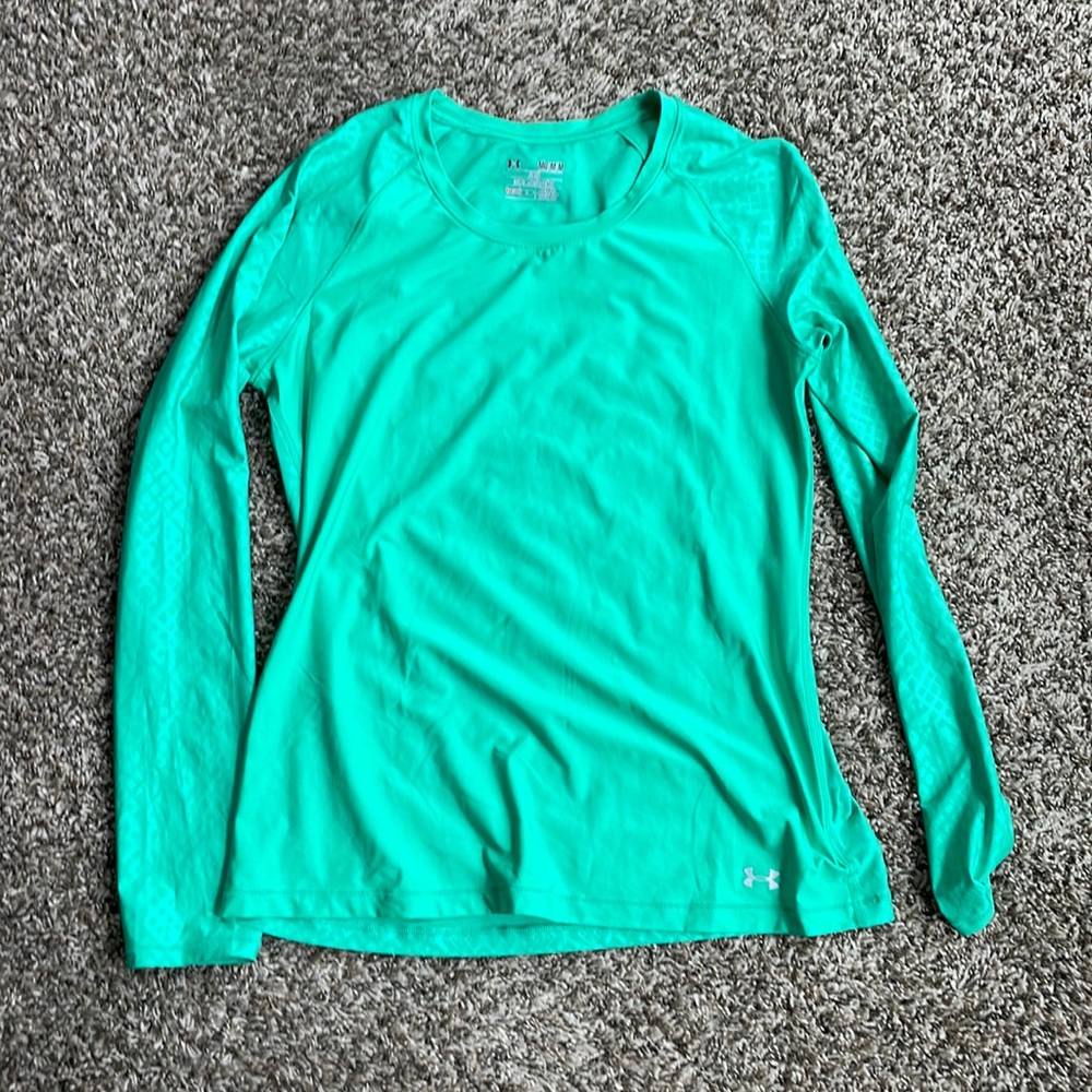 Women’s under armour long sleeve shirt